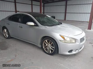 2009 Nissan Maxima 3.5 SV w/Sport Pkg with VIN 1N4AA51E49C861076, listed as a IAAI auction lot 41893064 with 124,774 mi miles. Bid and sale history available at carsss.com. Image 1.