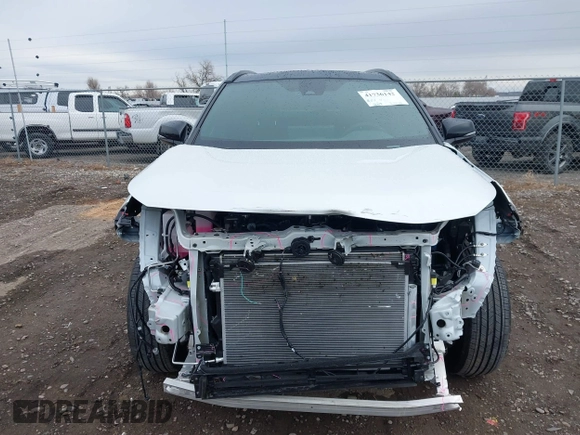 2024 Toyota RAV4 Hybrid XSE with VIN 2T3E6RFV3RW066031, listed as a IAAI auction lot 41736142 with 8,007 mi miles. Bid and sale history available at carsss.com. Image 6.