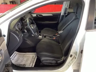 2019 Nissan Sentra S z VIN 3N1AB7AP1KY425502, wystawiony jako IAAI lot #42422448 z przebiegiem 169 687 mil mil oraz . Historia ofert i sprzedaży dostępna na DreamBid. Obrazek 1.
