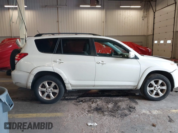 2010 Toyota RAV4 Ltd with VIN 2T3DF4DV6AW070189, listed as a IAAI auction lot 40824725 with 92,294 mi miles. Bid and sale history available at carsss.com. Image 14.