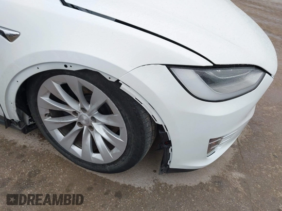 2020 Tesla Model X Long Range with VIN 5YJXCDE2XLF284847, listed as a IAAI auction lot 41595151 with 29,466 mi miles. Bid and sale history available at carsss.com. Image 6.