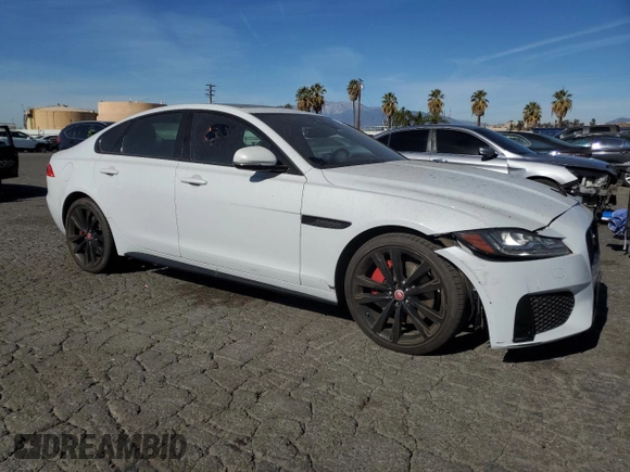 2016 Jaguar XF S with VIN SAJBG4BV4GCY04977, listed as a Copart auction lot 42283565 with 70,741 mi miles and Clean Title. Bid and sale history available at carsss.com. Image 4.