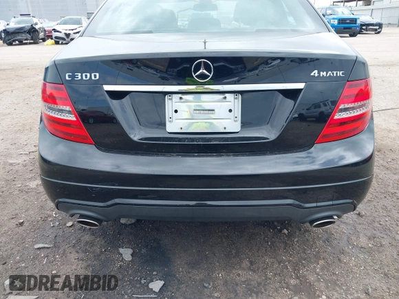 2013 Mercedes-Benz C 300 Sport with VIN WDDGF8AB3DA783106, listed as a IAAI auction lot 41911478 with 117,062 mi miles and . Bid and sale history available at carsss.com. Image 16.