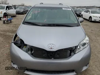 2017 Toyota Sienna XLE Auto Access Seat with VIN 5TDYZ3DC0HS811451, listed as a Copart auction lot 44599215 with 141,100 mi miles and Salvage Title. Bid and sale history available at DreamBid. Image 5.