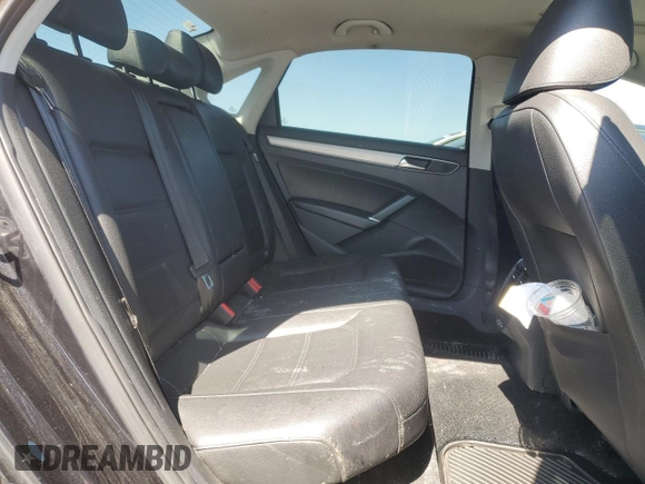 2019 Volkswagen Passat Wolfsburg Edition z VIN 1VWLA7A31KC007873, wystawiony jako Copart lot #51952005 z przebiegiem 86 011 mil mil oraz Szkoda całkowita • Salvage title. Historia ofert i sprzedaży dostępna na DreamBid. Obrazek 10.