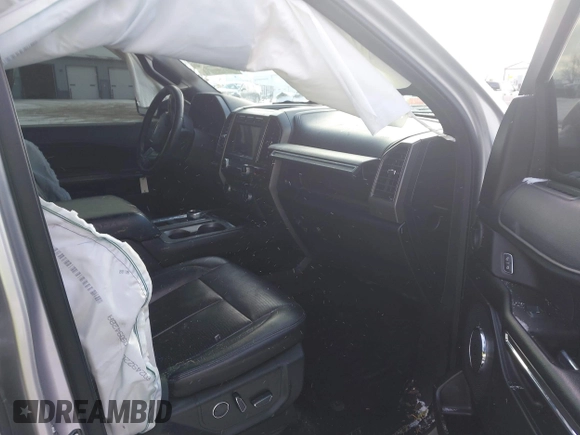 2018 Ford Expedition XLT with VIN 1FMJU1HT0JEA65668, listed as a IAAI auction lot 41005737 with 141,642 mi miles. Bid and sale history available at carsss.com. Image 5.