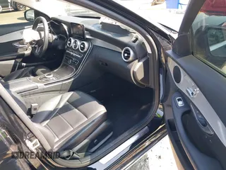 2019 Mercedes-Benz C 300 z VIN 55SWF8DB9KU291393, wystawiony jako IAAI lot #42105875 z przebiegiem 38 853 mil mil oraz . Historia ofert i sprzedaży dostępna na DreamBid. Obrazek 5.