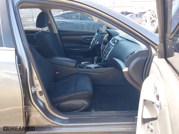 2016 Nissan Altima 2.5 SL with VIN 1N4AL3AP5GC276665, listed as a IAAI auction lot 41753123 with 131,679 mi miles. Bid and sale history available at carsss.com. Image 5.