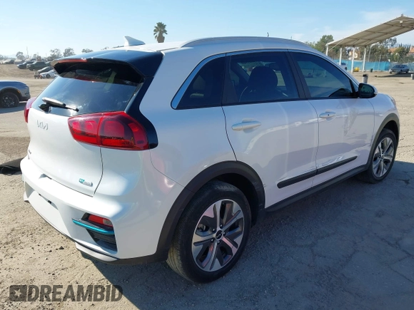 2022 Kia Niro EV S with VIN KNDCC3LG1N5160736, listed as a IAAI auction lot 41862260 with 46,812 mi miles. Bid and sale history available at carsss.com. Image 4.
