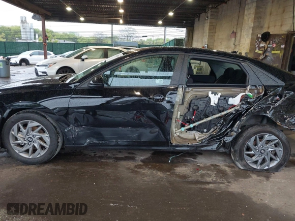 2024 Hyundai Elantra SEL with VIN KMHLM4DG5RU720170, listed as a IAAI auction lot 42197829 with 18,398 mi miles and . Bid and sale history available at DreamBid. Image 15.