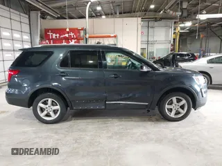 2017 Ford Explorer XLT с VIN 1FM5K8D86HGD63397, выставлен на аукционе IAAI как лот 42043606 с пробегом 129 261 миль миль и . История ставок и продаж доступна на DreamBid. Изображение 13.