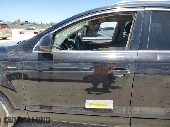 2011 Audi Q7 S line with VIN WA1DGAFE3BD006595, listed as a Copart auction lot 61010615 with 184,175 mi miles and Salvage title. Bid and sale history available at DreamBid. Image 13.