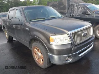 2007 Ford F-150 XLT z VIN 1FTPW12V57KD56034, wystawiony jako IAAI lot #42250264 z przebiegiem 166 790 mil mil oraz . Historia ofert i sprzedaży dostępna na DreamBid. Obrazek 1.