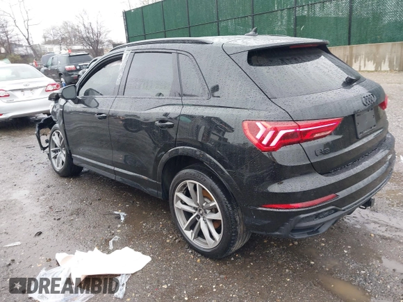 2024 Audi Q3 S line Premium Plus z VIN WA1EECF32R1043458, wystawiony jako IAAI lot #41965598 z przebiegiem 21 524 mil mil oraz . Historia ofert i sprzedaży dostępna na DreamBid. Obrazek 3.