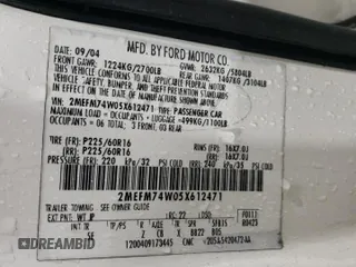 2005 Mercury Grand Marquis GS z VIN 2MEFM74W05X612471, wystawiony jako Copart lot #49455195 z przebiegiem 140 916 mil mil oraz Szkoda całkowita • Salvage title. Historia ofert i sprzedaży dostępna na DreamBid. Obrazek 12.
