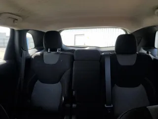 2017 Jeep Cherokee Altitude z VIN 1C4PJLAB0HW541068, wystawiony jako Copart lot #48592485 z przebiegiem 73 792 mil mil oraz Szkoda całkowita • Salvage title. Historia ofert i sprzedaży dostępna na DreamBid. Obrazek 10.