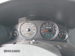 2006 Jeep Commander z VIN 1J8HG48K76C318211, wystawiony jako IAAI lot #42283615 z przebiegiem 159 470 mil mil oraz . Historia ofert i sprzedaży dostępna na DreamBid. Obrazek 7.