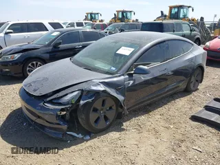 2023 Tesla Model 3 z VIN 5YJ3E1EA2PF569644, wystawiony jako IAAI lot #41831560 z przebiegiem 30 903 mil mil oraz . Historia ofert i sprzedaży dostępna na DreamBid. Obrazek 16.