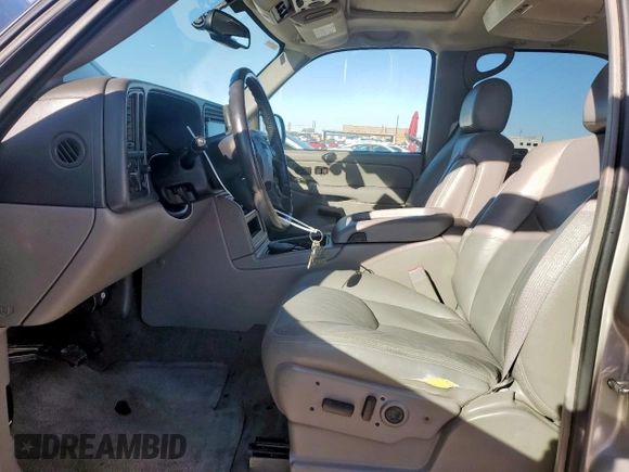2005 GMC Yukon SLT z VIN 1GKEC13T75R105831, wystawiony jako Copart lot #47887895 z przebiegiem 113 113 mil mil oraz Czysty tytuł • Clean title. Historia ofert i sprzedaży dostępna na DreamBid. Obrazek 7.