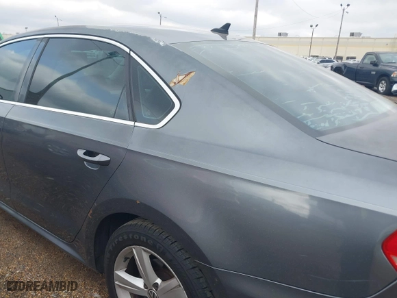 2012 Volkswagen Passat SE with VIN 1VWBH7A3XCC054344, listed as a IAAI auction lot 41290377 with 195,009 mi miles. Bid and sale history available at carsss.com. Image 6.