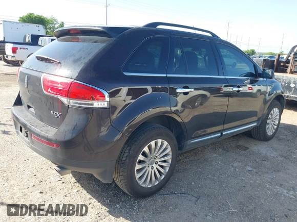 2013 Lincoln MKX z VIN 2LMDJ6JK8DBL28997, wystawiony jako IAAI lot #42061816 z przebiegiem 67 337 mil mil oraz . Historia ofert i sprzedaży dostępna na DreamBid. Obrazek 4.