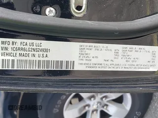 2022 Ram 1500 SLT z VIN 1C6RR6LG2NS249301, wystawiony jako IAAI lot #42492968 z przebiegiem 75 649 mil mil oraz . Historia ofert i sprzedaży dostępna na DreamBid. Obrazek 9.