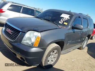 2011 GMC Yukon SLE with VIN 1GKS2AE04BR207818, listed as a IAAI auction lot 40669731 with 312,959 mi miles. Bid and sale history available at carsss.com. Image 17.