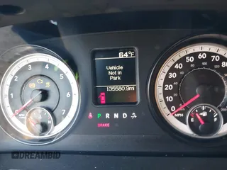 2015 Ram 1500 Express z VIN 1C6RR6KT8FS542426, wystawiony jako IAAI lot #42023923 z przebiegiem 135 580 mil mil oraz . Historia ofert i sprzedaży dostępna na DreamBid. Obrazek 7.