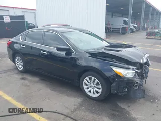 2016 Nissan Altima S z VIN 1N4AL3AP7GC150047, wystawiony jako IAAI lot #41904461 z przebiegiem 160 052 mil mil oraz . Historia ofert i sprzedaży dostępna na DreamBid. Obrazek 1.