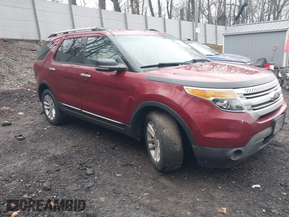 2013 Ford Explorer XLT with VIN 1FM5K8D85DGA47144, listed as a IAAI auction lot 42009829 with 215,192 mi miles and . Bid and sale history available at carsss.com. Image 1.