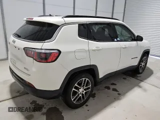 2019 Jeep Compass Latitude with VIN 3C4NJCBB4KT840548, listed as a Copart auction lot 61384165 with 113,434 mi miles and Clean title. Bid and sale history available at DreamBid. Image 3.
