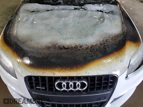 2015 Audi Q7 S line Prestige z VIN WA1DGAFE0FD008889, wystawiony jako Copart lot #47739185 z przebiegiem Nie podano mil oraz Czysty tytuł • Clean title. Historia ofert i sprzedaży dostępna na DreamBid. Obrazek 12.