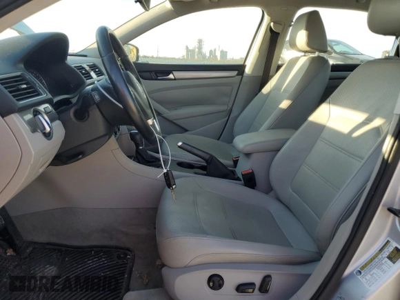 2014 Volkswagen Passat S with VIN 1VWAS7A30EC120934, listed as a Copart auction lot 86300754 with 91,176 mi miles and Salvage Title. Bid and sale history available at carsss.com. Image 7.