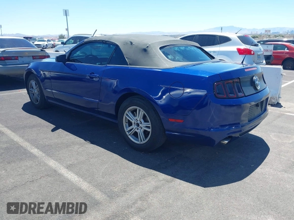 2014 Ford Mustang V6 z VIN 1ZVBP8EM8E5238393, wystawiony jako IAAI lot #42502830 z przebiegiem 150 481 mil mil oraz . Historia ofert i sprzedaży dostępna na DreamBid. Obrazek 3.