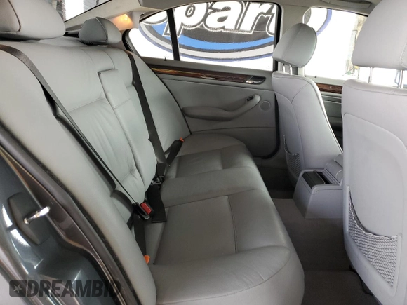 2001 BMW 3 Series 330i with VIN WBAAV534X1JS94212, listed as a Copart auction lot 53376255 with 110,098 mi miles and Clean Title. Bid and sale history available at carsss.com. Image 10.