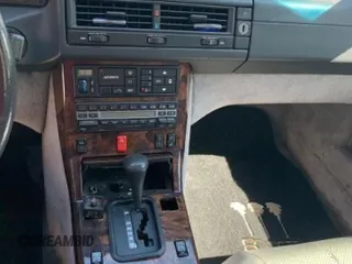 1992 MERCEDES-BENZ SL-CLASS SL с VIN WDBFA66EXNF052820, выставлен на аукционе Copart как лот 42693785 с пробегом 113 571 миль миль и Чистый • Clean title. История ставок и продаж доступна на DreamBid. Изображение 9.