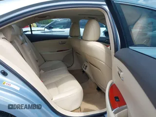 2012 Lexus ES 330 z VIN JTHBK1EG6C2475402, wystawiony jako IAAI lot #42244489 z przebiegiem 80 607 mil mil oraz . Historia ofert i sprzedaży dostępna na DreamBid. Obrazek 8.