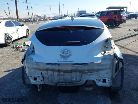 2015 Hyundai Veloster with VIN KMHTC6AD3FU227852, listed as a IAAI auction lot 41657406 with 179,185 mi miles. Bid and sale history available at carsss.com. Image 17.