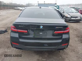 2022 BMW 5 Series M550i xDrive z VIN WBA13BK01NCH76521, wystawiony jako IAAI lot #41904437 z przebiegiem Nie podano mil oraz . Historia ofert i sprzedaży dostępna na DreamBid. Obrazek 17.