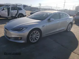 2018 Tesla Model S 75D with VIN 5YJSA1E26JF262517, listed as a Copart auction lot 47246405 with 49,313 mi miles and Clean Title. Bid and sale history available at DreamBid. Image 1.