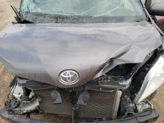 2017 Toyota Sienna XLE Auto Access Seat с VIN 5TDYZ3DC8HS832791, выставлен на аукционе Copart как лот 52372865 с пробегом 270 739 миль миль и Списание • Salvage title. История ставок и продаж доступна на DreamBid. Изображение 12.