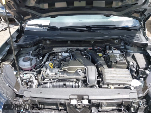 2025 Volkswagen Taos z VIN 3VV5C7B23SM012634, wystawiony jako IAAI lot #42342616 z przebiegiem 4381 mil mil oraz . Historia ofert i sprzedaży dostępna na DreamBid. Obrazek 10.