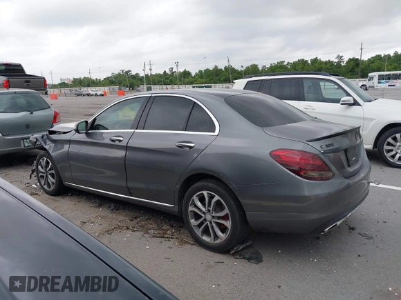 2016 Mercedes-Benz C 300 Luxury z VIN 55SWF4KB8GU138698, wystawiony jako IAAI lot #39263416 z przebiegiem 122 083 mil mil oraz . Historia ofert i sprzedaży dostępna na DreamBid. Obrazek 13.