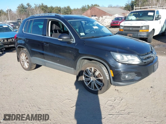 2016 Volkswagen Tiguan S z VIN WVGBV7AX9GW615535, wystawiony jako IAAI lot #41773789 z przebiegiem 137 617 mil mil oraz . Historia ofert i sprzedaży dostępna na DreamBid. Obrazek 1.