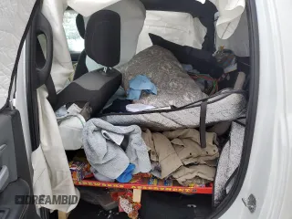 2022 Ram 2500 Big Horn z VIN 3C6UR5JL4NG239154, wystawiony jako Copart lot #88372095 z przebiegiem 107 279 mil mil oraz Szkoda całkowita • Salvage title. Historia ofert i sprzedaży dostępna na DreamBid. Obrazek 10.