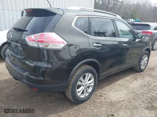 2016 Nissan Rogue S with VIN JN8AT2MV8GW140290, listed as a IAAI auction lot 42018066 with 136,219 mi miles. Bid and sale history available at carsss.com. Image 4.