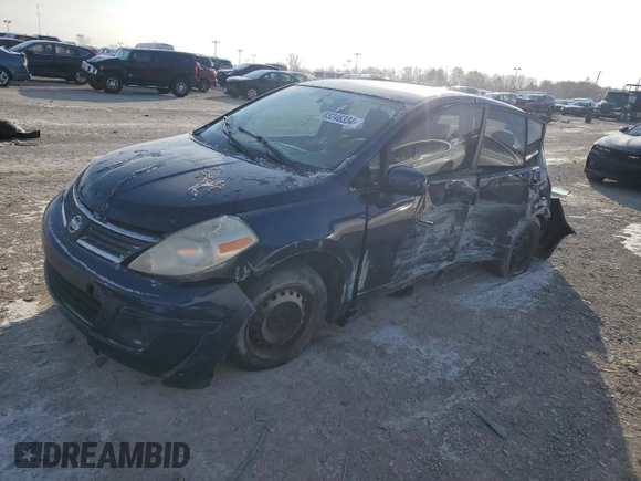 2007 Nissan Versa SL z VIN 3N1BC13E87L368908, wystawiony jako Copart lot #83246334 z przebiegiem Nie podano mil oraz Nie do naprawy • Non repairable. Historia ofert i sprzedaży dostępna na DreamBid. Obrazek 1.