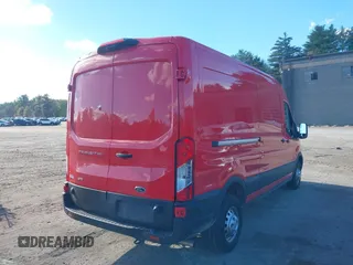 2024 Ford Transit Cargo z VIN 1FTBR2C80RKA48160, wystawiony jako IAAI lot #40732677 z przebiegiem 2 844 mil mil oraz . Historia ofert i sprzedaży dostępna na DreamBid. Obrazek 4.