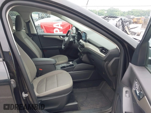 2021 Ford Escape SE z VIN 1FMCU9G6XMUA27362, wystawiony jako IAAI lot #42438771 z przebiegiem 36 040 mil mil oraz . Historia ofert i sprzedaży dostępna na DreamBid. Obrazek 5.