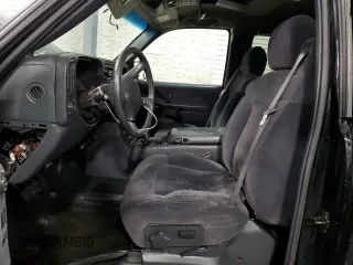 2000 Chevrolet Silverado 1500 LT with VIN 1GCEK19T7YE229468, listed as a Copart auction lot 47787025 with 118,758 mi miles and Salvage Title. Bid and sale history available at DreamBid. Image 7.